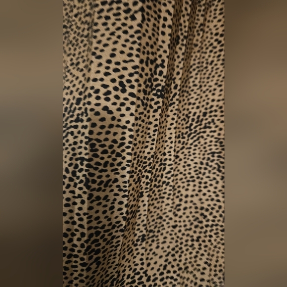 SINCERLY JULES Cheetah print pleated accordian style midi skirt. Size small - Picture 7 of 9